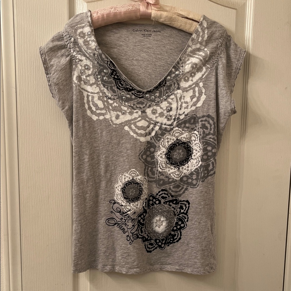 Calvin Klein Gray Black and White Embellished Print Tee 100% Cotton